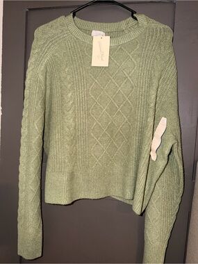 Universal Thread Sage Green Cable-Knit Crewneck Sweater
